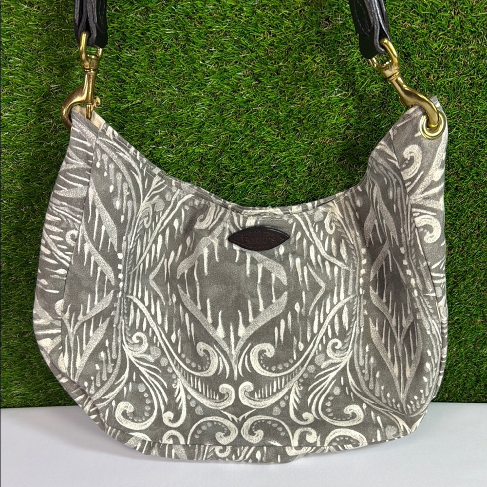 Perri’s Elegant Gray Patterned Shoulder Bag